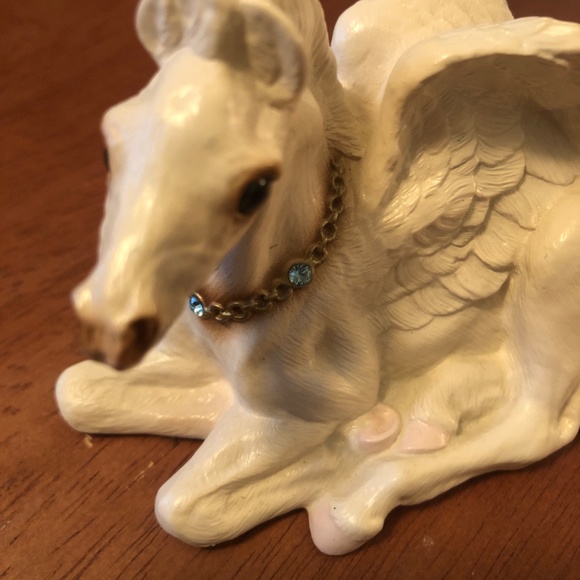 Pegasus - Picture 4 of 4